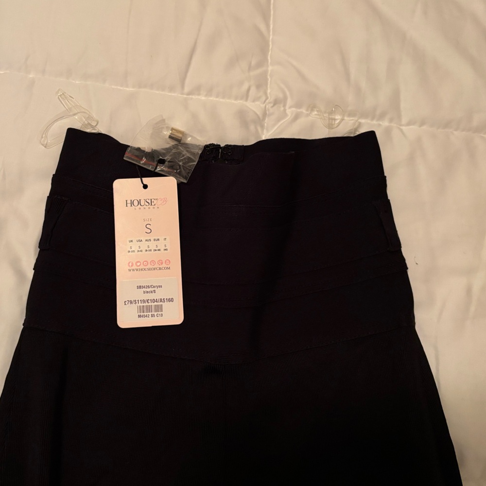 House of CB Caryss Elegant Black High-Waisted Wide-Leg Pants - Picture 6 of 7